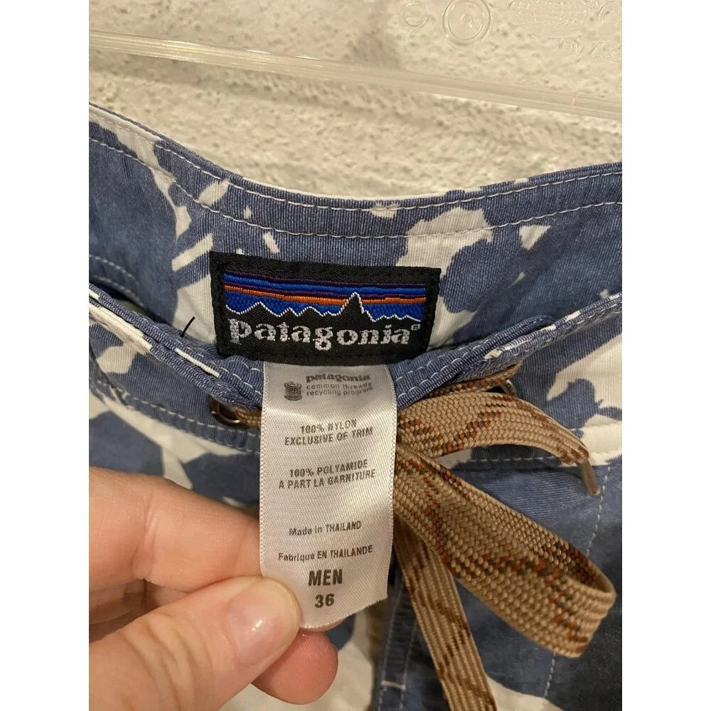 Patagonia Swim Trunks Board Shorts Mens 36 Blue Floral Hawaiian Print Nylon